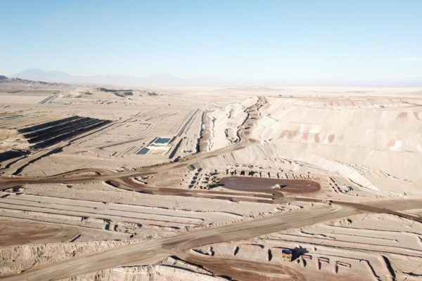 Emissões de poeira nos acessos da mina, as consequências e as raízes do problema